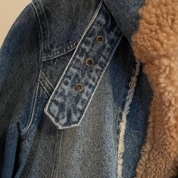 Free People Blue Jean Jacket with Tan Sherpa Lining - Picture 4 of 5
